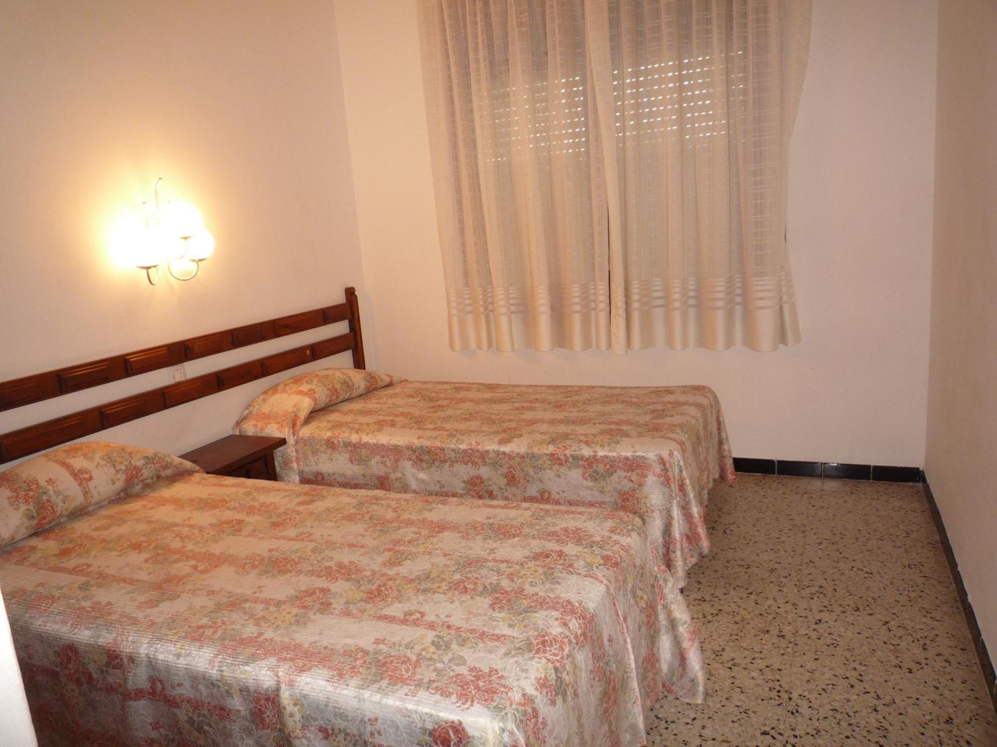 Villa Service - Apartamentos Aransol Ел Вендрел Стая снимка
