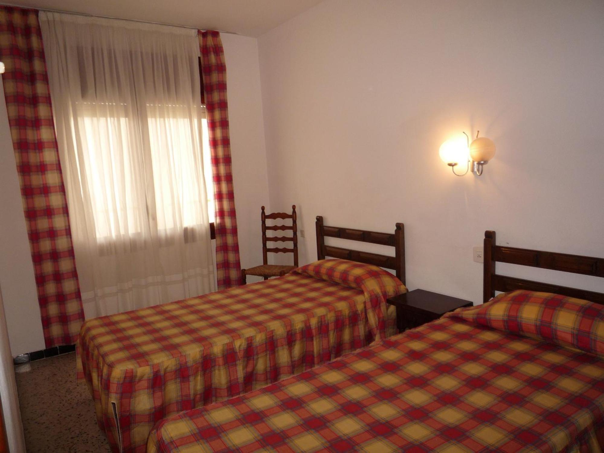 Villa Service - Apartamentos Aransol Ел Вендрел Стая снимка