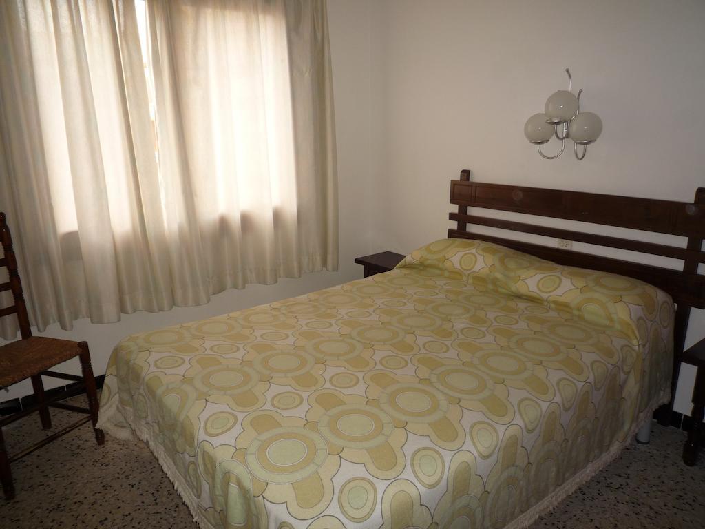 Villa Service - Apartamentos Aransol Ел Вендрел Стая снимка