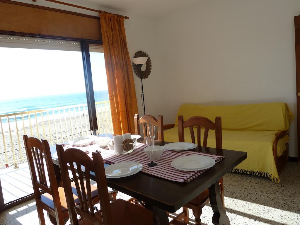 Villa Service - Apartamentos Aransol Ел Вендрел Стая снимка