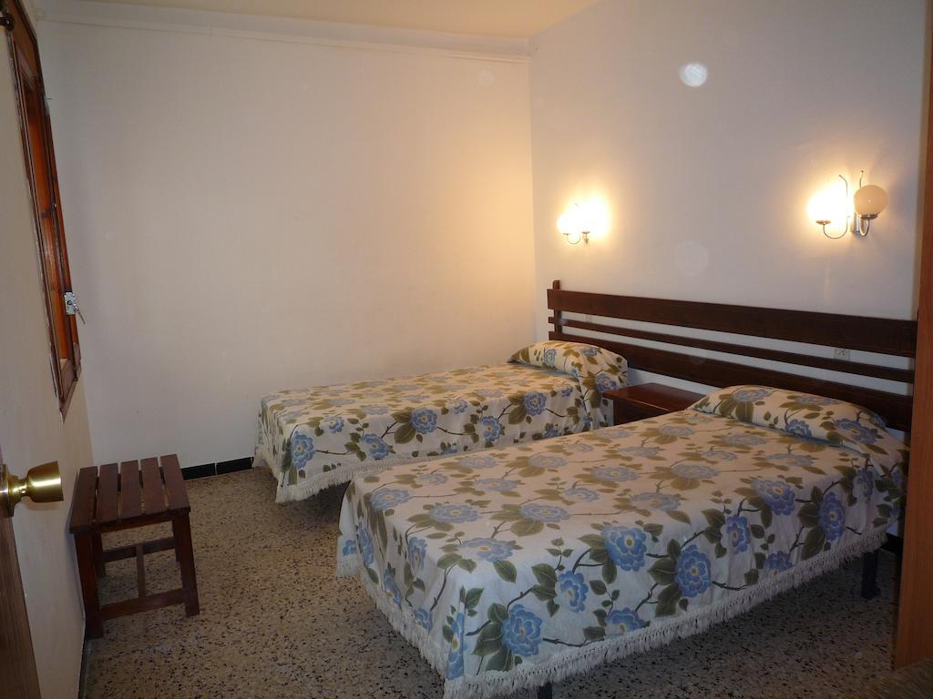 Villa Service - Apartamentos Aransol Ел Вендрел Екстериор снимка