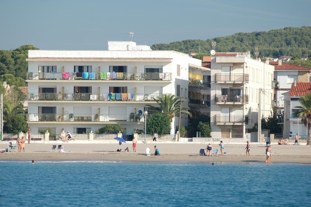 Villa Service - Apartamentos Aransol Ел Вендрел Екстериор снимка